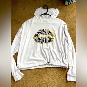 Crop pullover sweat shirt. UK2LA. Size small white in color